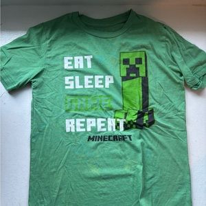 🩷Boys, Minecraft shirt size large says eat game sleep, repeat with creeper